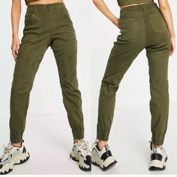 Spanx Stretch Twill Cargo Ankle Joggers - Picture 2 of 6